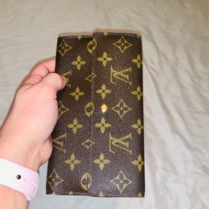 💥💥💥SOLD💥💥Louis Vuitton Sarah envelope wallet